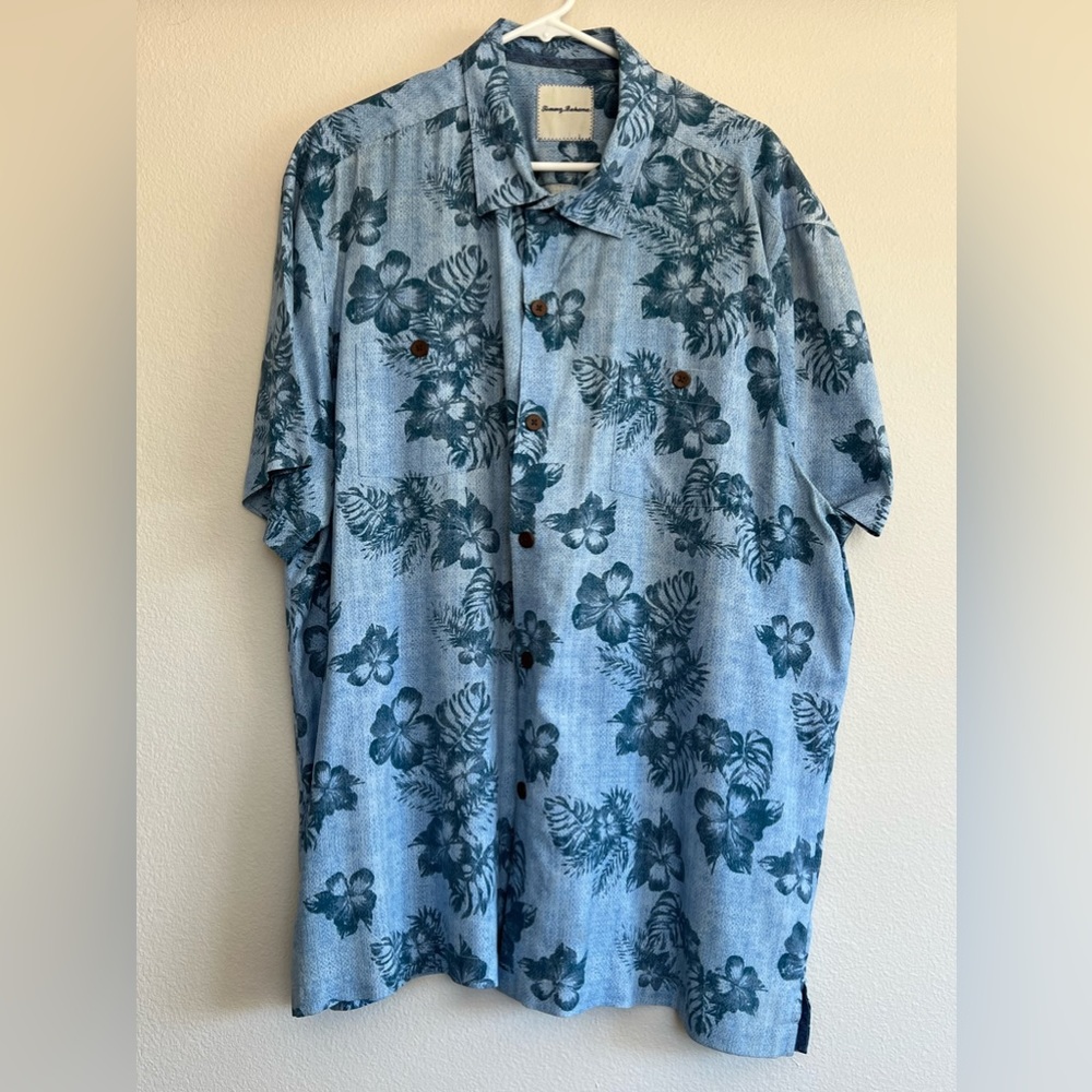 TOMMY BAHAMA BLUE HAWAIIAN SILK BUTTON DOWN